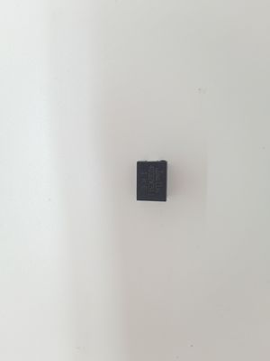 Dispositivo di montaggio di superficie MOV Varistor -40 ¥ 125 Stoccaggio 0.1J - 4J Classificazione energetica RoHS conforme